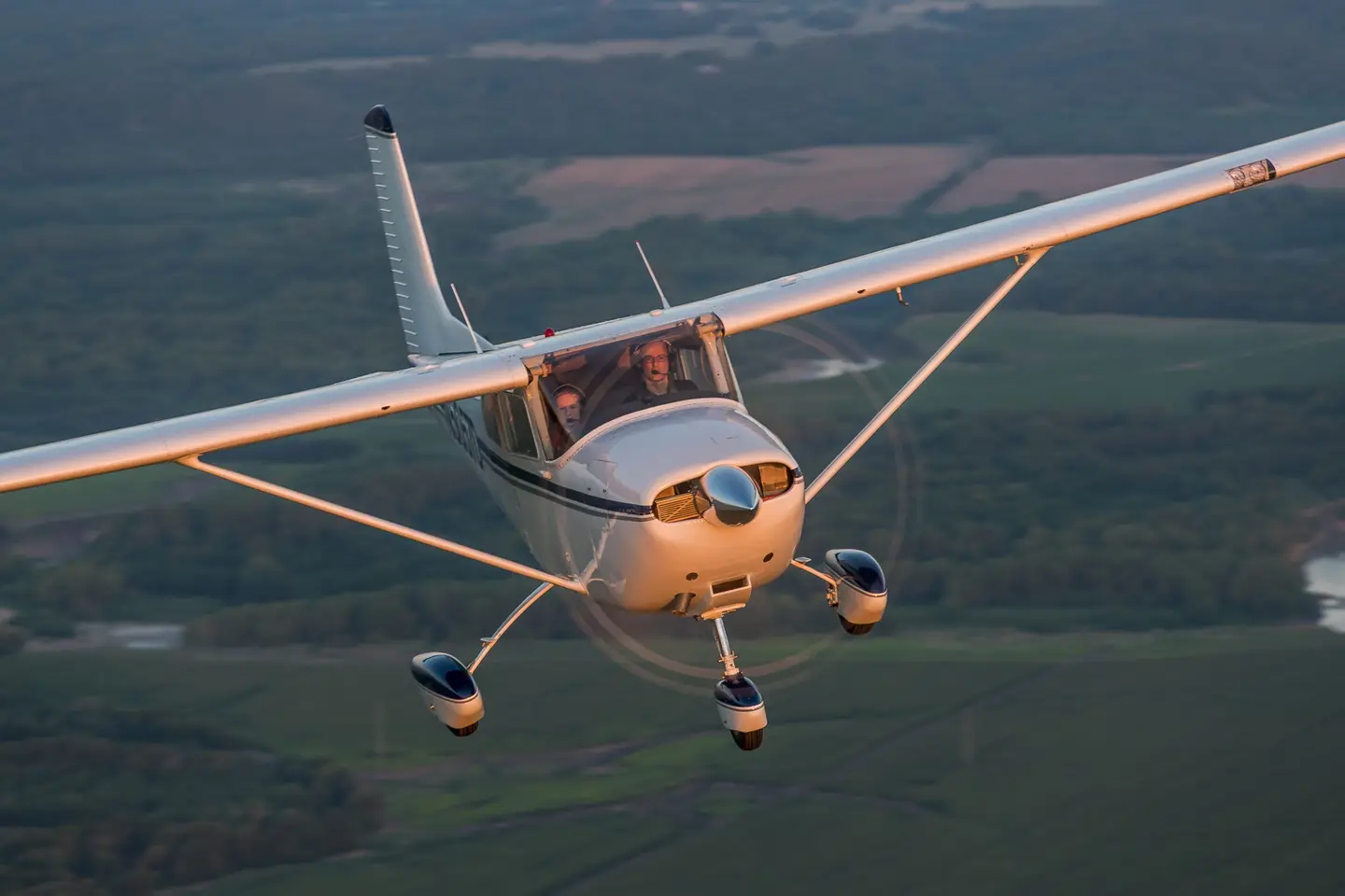 CESSNA 182 image 4